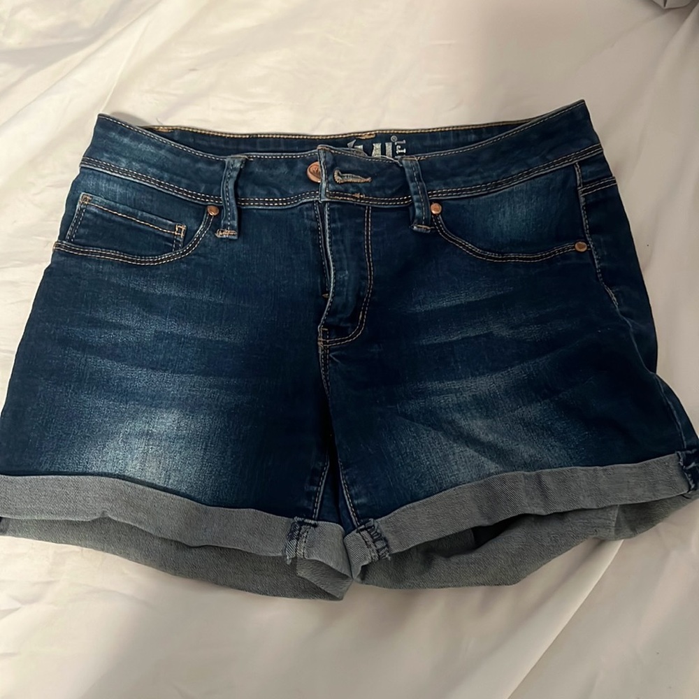 shorts, color blue and they only have one use